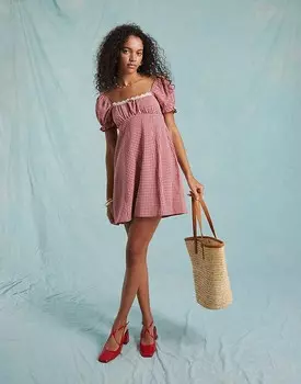 Miss Selfridge – короткое красное платье в клетку с кружевной отделкой