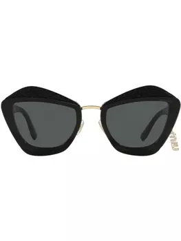 Miu Miu Eyewear солнцезащитные очки Charms в геометричной оправе, черный