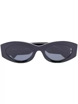 Miu Miu Eyewear солнцезащитные очки в оправе 'кошачий глаз' с логотипом, черный