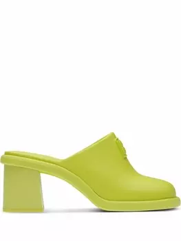 Miu Miu мюли с тисненым логотипом, зеленый