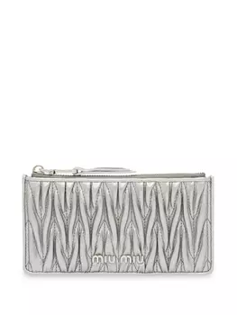 Miu Miu стеганый клатч с эффектом металлик, серый