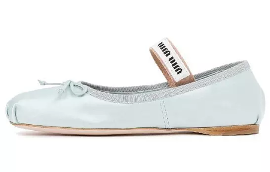 Miu Miu Женская повседневная обувь Женский
