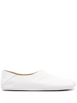 MM6 Maison Margiela лоферы с асимметричным носком, белый