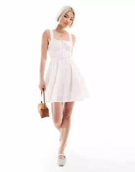 Многоярусное мини-платье New Look белого цвета