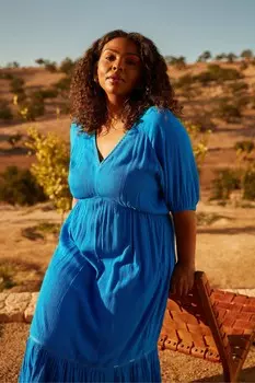 Многослойное платье миди с V-образным вырезом Live Unlimited, синий