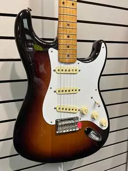 Модифицированный Stratocaster Fender Vintera '50s Vintera '50s Stratocaster Modified