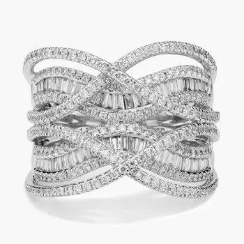 Модное кольцо с бриллиантами огранки «крест-накрест» и «багет» из 14-каратного белого золота (7/8 карата, Tw) Blue Nile