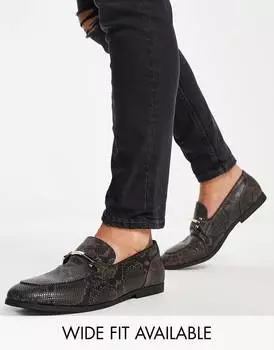 Мокасины ASOS DESIGN из коричневой искусственной кожи с эффектом змеи и трензелем