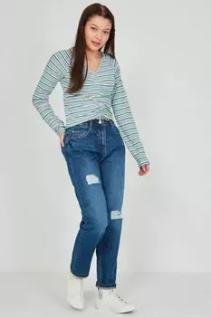 Молодежные джинсы «мама» с ссадинами на коленях Kylie, синий