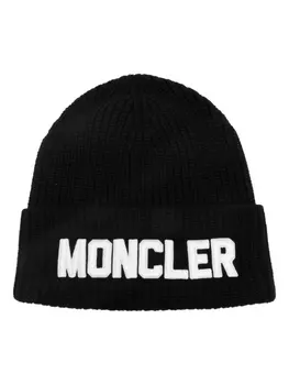 Moncler шапка бини в рубчик с нашивкой, черный