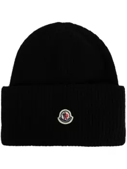 Moncler шапка с нашивкой-логотипом, черный