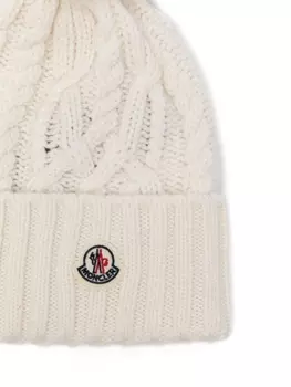 Moncler шапочка с помпоном, белый