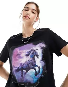 Monki – черная футболка с короткими рукавами и изображением лошади спереди