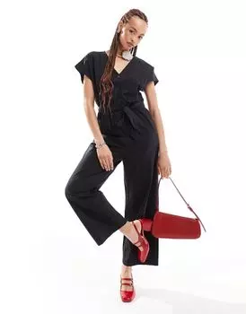 Monki – черный комбинезон, завязанный на талии