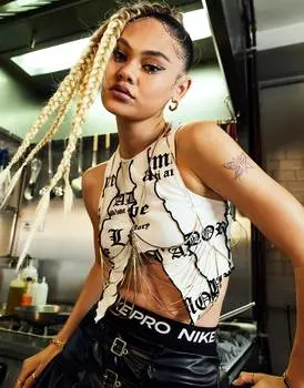Монохромная майка с графическим вырезом ASOS DESIGN
