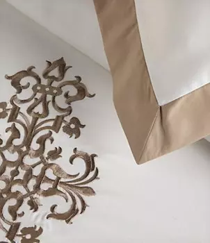 Montague & Capulet 400TC Liaison Belladonna Одеяло, цвет White With Navy