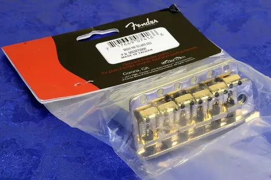 Мост тремоло Gold Strat "Vintage Reliance" Fender, 0053275000 Fender Gold Reliance Strat Tremolo Bridge