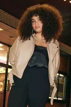 Мотоциклетная куртка из искусственной кожи больших размеров Forever 21