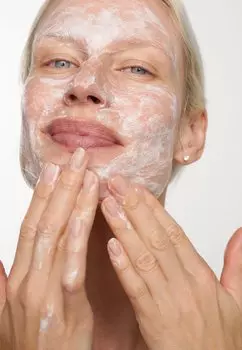 Моющее средство Make P:Rem Safe Me. Relief Moisture Cleansing Foam Make Prem