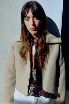 Мягкая двухсторонняя куртка ZARA, кэмел