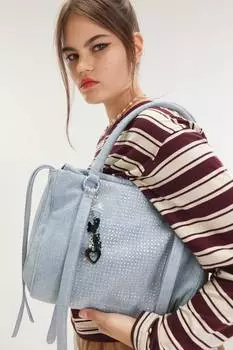Мягкая джинсовая сумка со стразами Monki, голубой