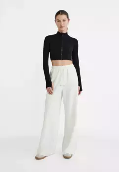 Мягкие брюки палаццо Stradivarius, экрю