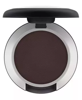 Мягкие матовые тени для век Powder Kiss Mac, цвет Give A Glam (blackened chocolate brown)
