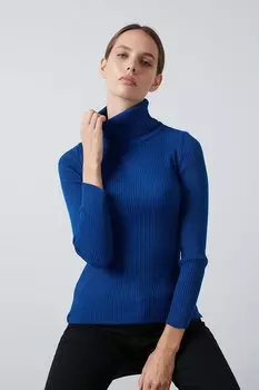 Мягкий акриловый свитер с водолазкой стандартного кроя в рубчик 4614102 Lela, саксофон