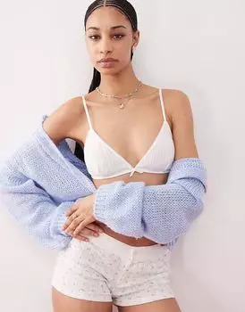 Мягкий бюстгальтер Monki Mix and Match с треугольными чашечками и маленькими бантиками белого цвета