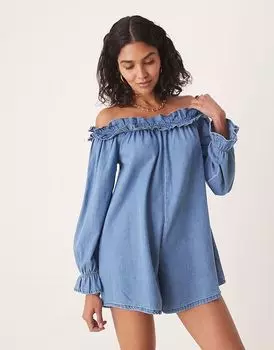 Мягкий джинсовый комбинезон ASOS DESIGN с открытыми плечами и оборками светло-голубого цвета