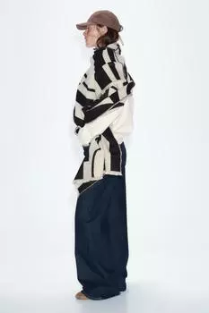 Мягкий принтовый шарф ZARA, черный