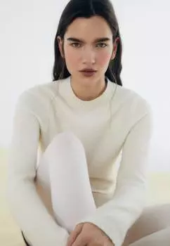 Мягкий укороченный свитер Stradivarius, ваниль