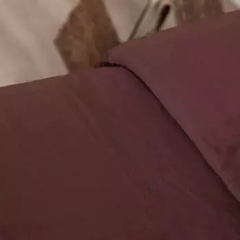 Мягкое простое покрывало орехового цвета Manterol, гранат