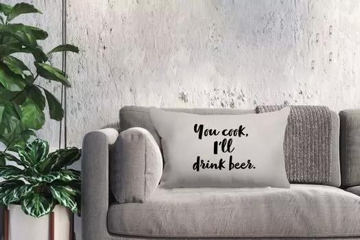 MuchoWow Декоративная подушка Диванная подушка Декоративная подушка для гостиной 60 x 40 см Цитаты - Пословицы - Пиво - Кулинария - Ты готовишь, я пью пиво - Чехлы на подушки - Декоративные чехлы на подушки - Декоративные чехлы на подушки