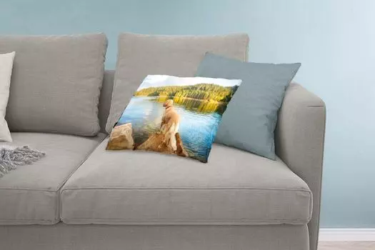 MuchoWow Золотистый ретривер - Золотистый ретривер смотрит на красивое озеро - 60x40 см - Чехлы на подушки - Декоративные чехлы на подушки - Декоративные чехлы на подушки