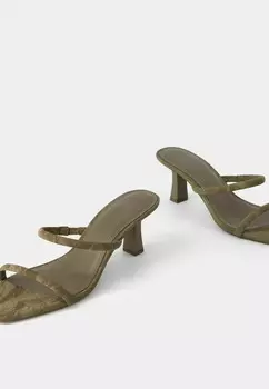 Мюли KITTEN HEEL WITH DOUBLE STRAP Bershka, пестрый зеленый
