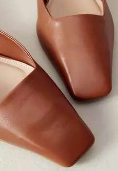 Мюли SIGNATURE FOREVER COMFORT CHISEL TOE KITTEN REGULAR FIT Next, коричневый