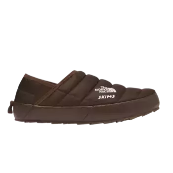 Мюли The North Face SKIMS x Wmns Thermoball Traction Mule 5 Cocoa, коричневый