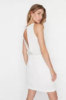 Муслиновое платье цвета экрю с разрезом Trendyol