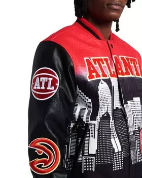 Мужская черная/красная межуниверситетская куртка Atlanta Hawks PRO STANDARD
