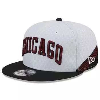 Мужская черная мужская регулируемая кепка New Era Chicago Bulls 2022/23 City Edition 9FIFTY Snapback