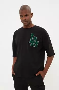 Мужская футболка оверсайз/широкого кроя с короткими рукавами и круглым вырезом, хлопковая футболка с вышивкой LA Suzene 1 Trendyol, черный