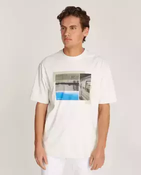 Мужская футболка свободного кроя с фотографическим принтом Calvin Klein Jeans, цвет Crudo