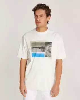 Мужская футболка свободного кроя с фотопечатью Calvin Klein Jeans, цвет Crudo
