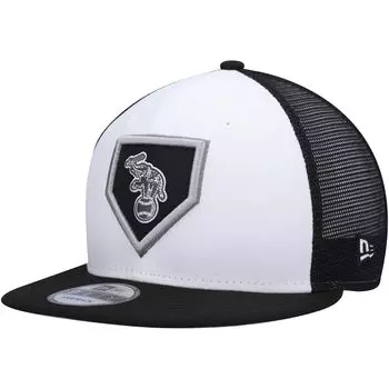 Мужская кепка New Era белого/черного цвета Oakland Athletics 2022 Clubhouse Trucker 9FIFTY Snapback