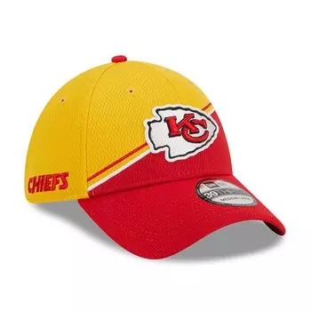 Мужская кепка New Era Gold/Red Kansas City Chiefs 2023 Sideline 39THIRTY Flex Hat