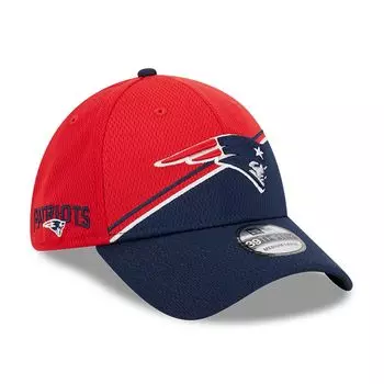 Мужская кепка New Era красная/темно-синяя New England Patriots 2023 Sideline 39THIRTY Flex Hat