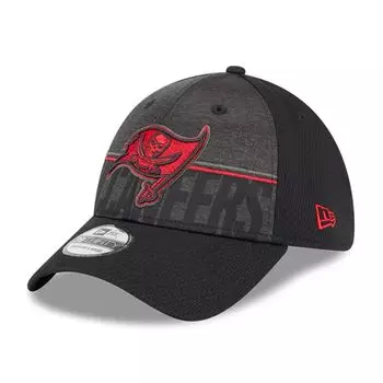 Мужская кепка New Era Pewter Tampa Bay Buccaneers 2023, тренировочный лагерь НФЛ, Team Colorway 39THIRTY Flex Fit Hat