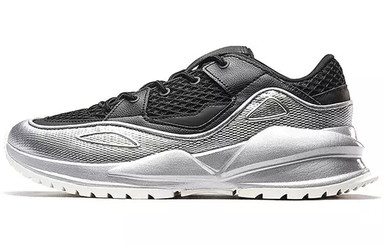 Мужская обувь Lifestyle с низким верхом черного/серебристого цвета Xtep