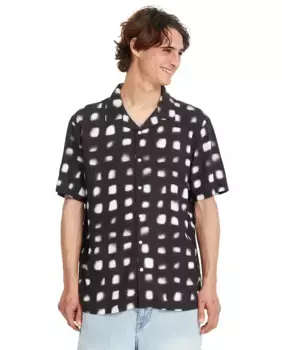 Мужская рубашка классического кроя с черным цветочным принтом Volcom, черный